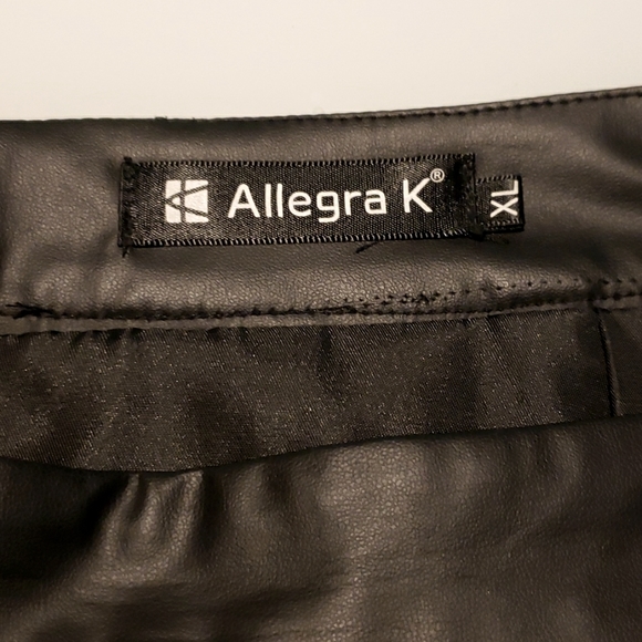 Black faux leather pencil skirt - Sz: XL - Picture 7 of 10